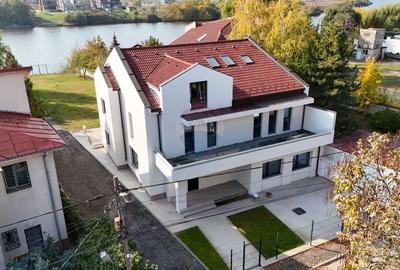 Casă cu 8 camere cu Teren 1200 Mp în Mogoșoaia