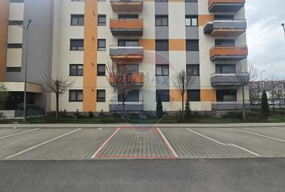 Apartament cu 3 camere decomandat, mobilat în Tractorul - 16