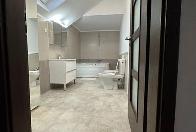 Casă cu 4 camere în 23 August - 4
