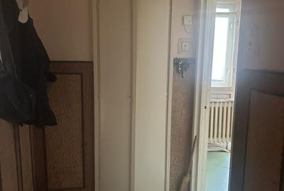 Apartament cu 3 camere semidecomandat în Grigorescu - 1