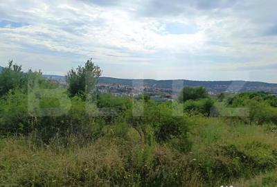 Teren de 918 mp, în Central - 2