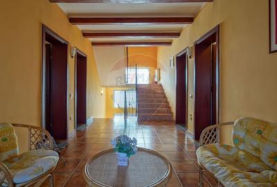 Casa / Vila de vanzare in Rasnov, afacere-Pensiune clasificata - 11