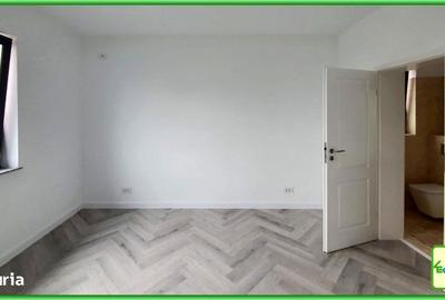 Casă cu 4 camere decomandat în Strejnicu - 17