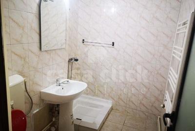 Apartament cu 2 camere semidecomandat, mobilat în Central