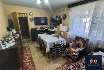 Apartament cu 3 camere semidecomandat, mobilat în Central - 1