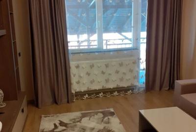 Casă cu 4 camere cu Teren 1000 Mp în Central - 2