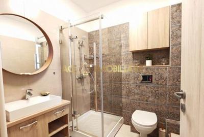 Casă cu 4 camere cu Canalizare în Central - 2