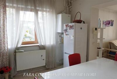 Duplex cu 7 camere cu Canalizare în 1 Mai - 4