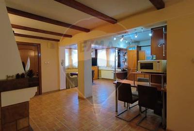 Casă cu piscină de vânzare în zona Piața Centrală Galați - 25