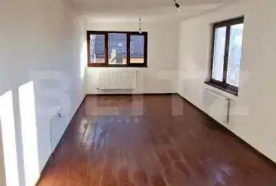 Casă cu 6 camere cu Teren 470 Mp în Bucium - 7