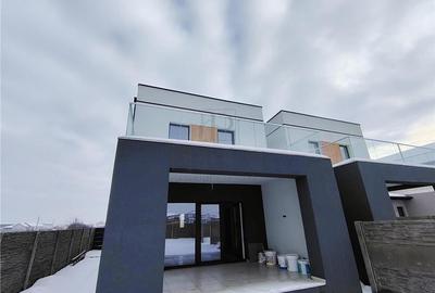 Comision 0 % - Duplex despartit prin camera tehnica - balcon mare - teren 370 mp - 2