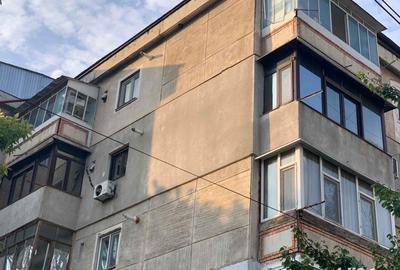 Apartament cu 3 camere decomandat în Mircea-Vodă
