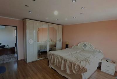 Casă cu 7 camere cu Teren 960 Mp în Câmpineanca - 13