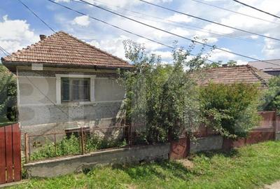 Casa demolabila cu teren 1500 mp, front 37 ml zona centrala - 1