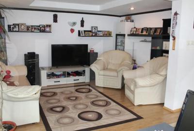 Casă cu 7 camere cu Teren 1580 Mp în Central - 15