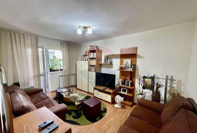 Apartament cu 3 camere de vanzare in zona Sud