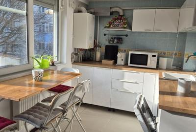 Apartament cu 3 camere în Berceni - 1