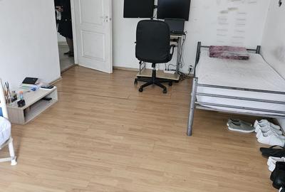 Apartament cu trei camere , decomandat , et.2, Lipovei - 2