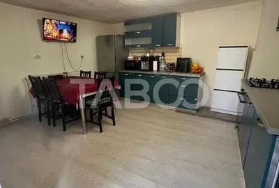 Casă cu 3 camere cu Canalizare în Gura Râului - 2