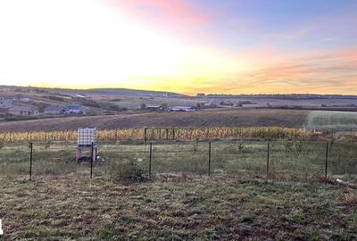 Teren de 566 mp, în Sânmartin - 2