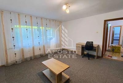 Apartament cu 2 camere, zona Lunei, Decomandat - 2