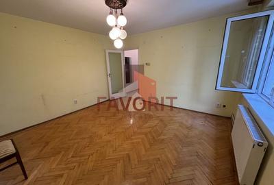 Etaj 2. Centrala proprie. La 400 m de Opera. Disponibil imediat. - 2