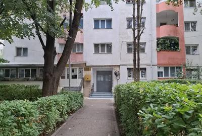Vand apartament 3 camere