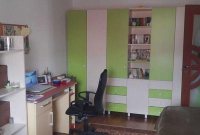 Apartament cu 3 camere decomandat în Nufărul - 9