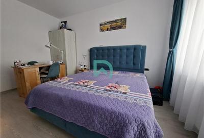 Apartament cu 3 camere decomandat în 13 Decembrie - 16