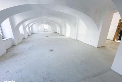 Spațiu comercial, de 300 mp, în Central - 9