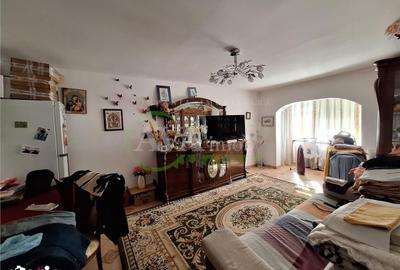 Apartament cu 4 camere decomandat în Dămienești - 5