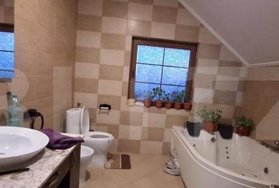 Casa cu 5 camere, 240 mp, zona-Lazuri - 16