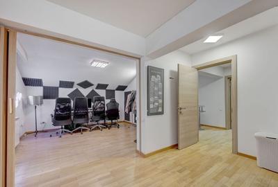 Casă cu 7 camere cu Teren 1000 Mp în Nord