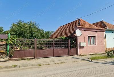 Casă cu 2 camere cu Teren 334 Mp în Vinerea - 3