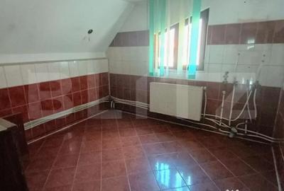 Casă cu 6 camere cu Teren 271 Mp în Malu Roșu - 7