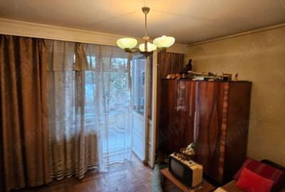 De vanzare apartament 3 camere, central, etaj 1 - Bacau - 3