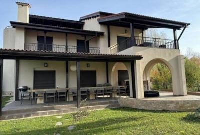 Vila cu piscina pe malul Lacului Snagov teren 2000mp - 4