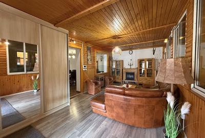 Casă cu 9 camere cu Teren 429 Mp în Central - 2