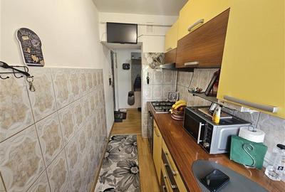 Apartament cu 2 camere decomandat, mobilat în Micro I - 18