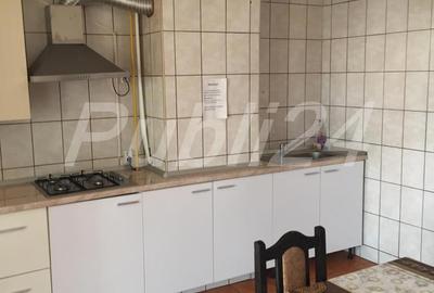 Garsonieră decomandată în Central