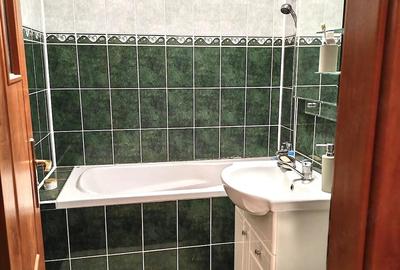 Apartament cu 3 camere decomandat în Rahova - 2