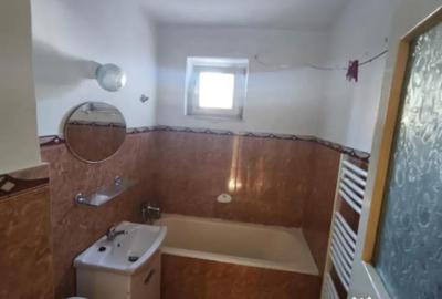 Apartament cu 3 camere semidecomandat în Central - 9