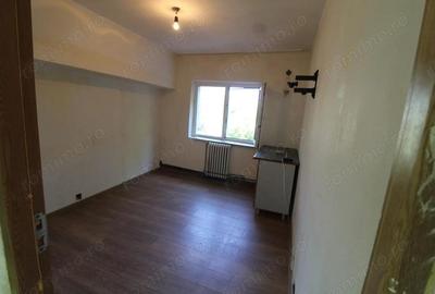 Apartament 3 camere, 67 mp, decomandat, etajul 1, zona Debarcader - 2