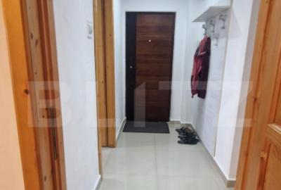 Apartament cu 3 camere decomandate, 68 mp, bloc renovat si i - 18