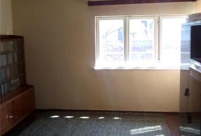 Casă cu 5 camere cu Teren 780 Mp în Central - 1