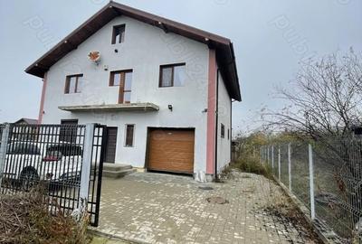 Casă cu 5 camere cu Teren 430 Mp în Țegheș - 2