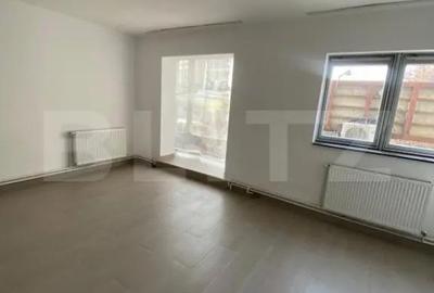 Spațiu comercial, de 200 mp, în Central - 1