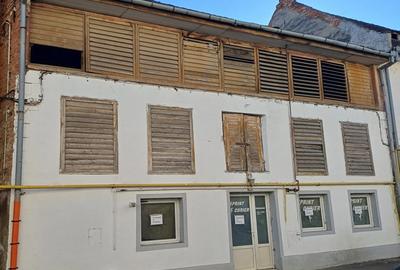 Casă cu 6 camere în Central - 2