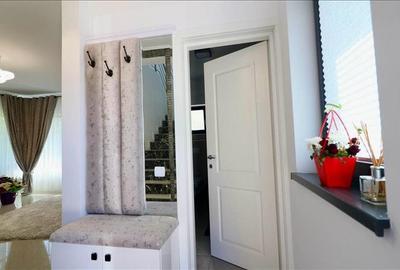 Casa deosebita, zona linistita de case, Visan. - 6