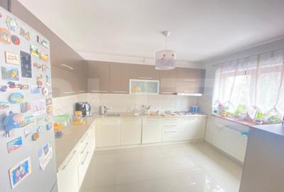 Casa de 630 mp si teren 600 mp, mobilata si utilata, zona Ce - 8